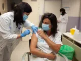 Con la vacunación al personal sanitario, sociosanitario y usuarios de residencias comienza la campaña de la gripe