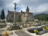 Cementerio de Adina e iglesia de Santa María la Mayor en Iria Flavia, última parte del Camino Original,