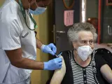 Cerca de 83.000 extremeños cuentan ya con la tercera dosis de la vacuna contra la Covid-19