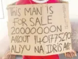 Joven nigeriano que se ha puesto a sí mismo a la venta.