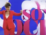 La presentadora Sonsoles Ónega, bailando en la promoción de 'Ya son las ocho'.