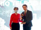 El secretario general del Partido Popular, Teodoro García Egea, recibiendo el premio 'Teleco del Año 2021'.