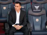 Xavi Hernández, en el banquillo del Barça.