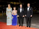 Los reyes de Holanda no han perdido el concierto de la violonchelista Harriet Krijg en su visita a Noruega. La reina Máxima ha sorprendido a todos los asistentes con un vestido de lo más curioso.