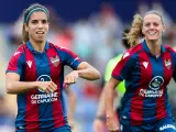 Alba Redondo celebra un gol durante un partido del levante femenino