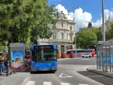 Imagen de archivo de un autobús en Madrid.
