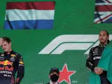 Hamilton y Verstappen, en el podio de Brasil