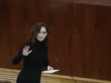 La presidenta de Madrid, Isabel Díaz Ayuso, en la Asamblea