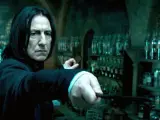 Alan Rickman como Severus Snape