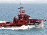 Salvamento Marítimo rescata una patera con 60 migrantes en aguas Canarias
