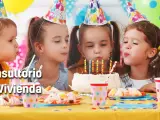 Unos niños celebrando un cumpleaños.