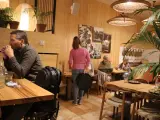 Un restaurante, el pasado 15 de octunbre, el primer día en el que se permitió un aforo del 100% en el interior de los locales de restauración catalanes.