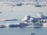 Cascotes de hielo en el Estrecho de Fram, entre Groenlandia y Svalbard, una de las puertas de entrada al océano Ártico.