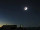 Una vista del último eclipse solar total que tuvo lugar sobre la Antártida en noviembre de 2013