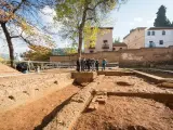 La Alhambra de Granada descubre una estructura palatina desconocida en el jardín de la Alamedilla.