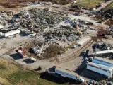 La fábrica de velas aromáticas en Mayfield, Kentucky (EE UU), arrasada por un tornado.