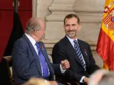 El Rey Felipe VI y el Rey emérito en una foto de archivo de 2015.