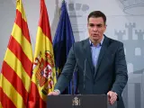 El presidente del Gobierno, Pedro Sánchez, en su declaración institucional este 19 de noviembre desde la Delegación del Gobierno en Cataluña.