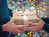 La Navidad es época tradicional de dar y recibir regalos.