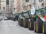 Agricultores conquenses sacan tractores a la calle para protestar por la subida de los costes y los recortes en la PAC