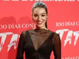 Ana Guerra ha apostado por un espectacular vestido con transparencias para el estreno de "100 días con la Tata", película documental escrita y dirigida por Miguel Ángel Muñoz, expareja de la cantante.