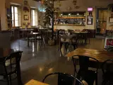 Interior del Bar Centro de Maldà, sin clientes el 13 de noviembre de 2020