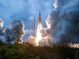 El telescopio espacial James Webb fue lanzado al espacio en el cohete Ariane 5 desde el puerto espacial europeo de Kuru, en la Guayana Francesa.