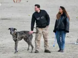 El cantante Leona Lewis y su marido Dennis Jauch han disfrutado de un paseo junto a su perro en Los Ángeles.