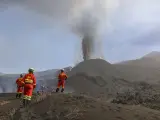 La UME se despliega en La Palma el 19 de septiembre, con 190 efectivos, después de que el volcán de Cumbre Vieja entre en erupción. Esta dura 85 días, pero la emergencia continúa, por los gases y por la ceniza que aún perduran.