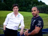 Lewis Hamilton y Toto Wolff