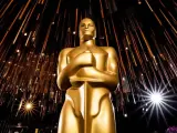 Una estatua de los Premios Oscar, en el Ray Dolby Ballroom, en Hollywood, California (EE UU).