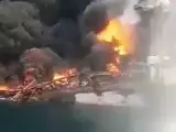 Imagen del buque petrolero tras la explosión en las costas de Nigeria.