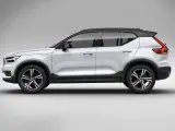 XC40 Recharge Plug-In Hybrid, in Crystal White Pearl