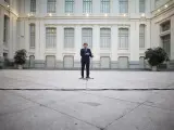 El alcalde de Madrid, José Luis Martínez-Almeida, atiende a los medios de comunicación, en el Patio de Cristal del Palacio de Cibeles