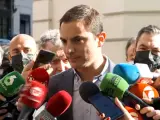 PSOE exige a Ayuso "explicaciones" sobre el contrato de compra de mascarillas