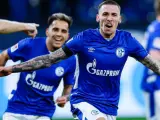 Jugadores del Schalke celebran un gol.