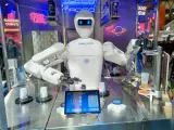 Kime, el robot barman en el área expositiva de Telefónica