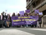 Cientos de personas reclaman igualdad en Badajoz por el 8M