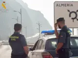 Agentes de la Guardia Civil en Almería