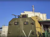 Un militar ruso en un puesto de vigilancia junto a la central nuclear de Chernóbil, en Ucrania, en una captura de un vídeo distribuido por el Ministerio de Defensa de Rusia el 7 de marzo de 2022.