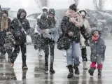 Refugiados ucranianos antes de cruzar la frontera con Rumanía.
