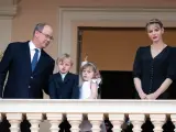 El príncipe Alberto II de Mónaco junto a su esposa, la Princesa Charlene de Mónaco, y sus hijos, en una imagen de archivo.