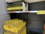 Limitación de la venta de aceite de girasol en un supermercado.