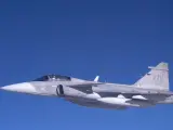 Maniobras de reabastecimiento de combustible de un avión de la OTAN a cazas de combate
