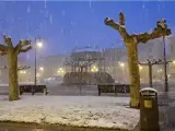 Pamplona amanece cubierta de nieve: la borrasca Ciril es la culpable de este comienzo de abril tan invernal