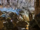 Cueva de Valporquero, en el corazón de la montaña leonesa.