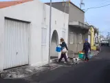 Los vecinos de los barrios de El Remo y Charco Verde, en La Palma, han podido volver este miércoles a sus viviendas, de las que llevaban evacuados desde el comienzo de la erupción el 19 de septiembre de 2021.