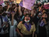 Miles de personas marchan por el centro de Lima exigiendo cadena perpetua a Juan Antonio Enríquez García, autor confeso de la violación a una menor de 3 años en la ciudad de Chiclayo, en Perú.