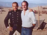 Rafael García junto al actor Terence Hill en el rodaje de la película ’Marchar o morir'.