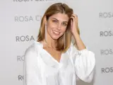 Stephanie Cayo ha asistido a un evento de la marca Rosa Clara, en Barcelona. La actriz, que hasta ahora había sido relacionada con Maxi Iglesia, desata ahora los rumores acerca de un posible romance con Kerem Bürsin.